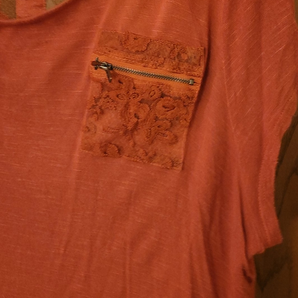 Top - Picture 2 of 3